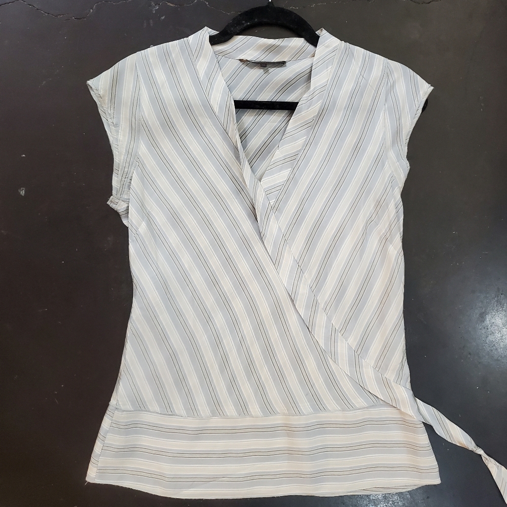 Light blue & cream cap sleeve blouse, XXS but fits like XS/S, BCBG MaxAzria